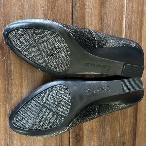 Calvin Klein Saxton wedge pump. Black/silver. Size 8. Excellent condition. - Picture 3 of 4